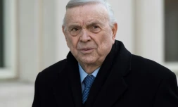 Le Brésilien José Maria Marin, reconnu coupable à New York dans le scandale "Fifagate", photographié en se rendant à son procÚs le 15 novembre 2017 à New York
