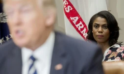 Donald Trump et Omarosa Manigault lors d'une réunion à la Maison Blanche le 14 février 2017