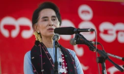 Aung San Suu Kyi le 2 octobre 2015 aux environs de Winemaw