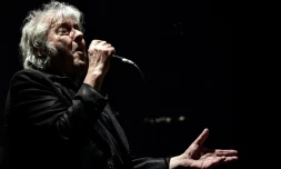 Le chanteur belge Arno lors d'un concert à Paris au théâtre Trianon le 11 février 2020