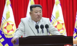 Photo diffusée le 29 août 2023 par l'agence nord-coréenne Kcna du dirigeant nord-coréen Kim Jong Un lors d'une visite au commandement de la Marine, dans un lieu non précisé, le 27 aout 2023