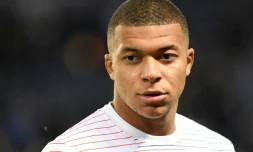 L'attaquant du PSG Kylian Mbappé à l'échauffement avant le match contre l'OM, le 27 octobre 2019 au Parc des Princes