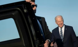 Le président américain Joe Biden lors de son arrivée à la base de Royal Air Force Mildenhall (Royaume Uni) le 9 juin 2021