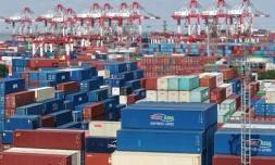 Vue aérienne du terminal à conteneurs du port de Shanghai, le 8 décembre 2025