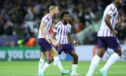 La joie des Toulousais aprĂšs le troisiĂšme but du TFC face Ă Liverpool, en Ligue Europa, le 9 novembre 2023 au Stadium