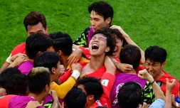 La joie des Sud-Coréens après leur deuxième but contre l'Allemagne lors du Mondial, le 27 juin 2018 à Kazan