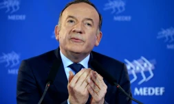 Pierre Gattaz intervient le 19 avril 2016 lors de sa conférence de presse mensuelle au siège du Medef à Paris