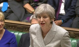 Image tirée de la chaîne parlementaire britannique montrant la Première ministre Theresa May, le 13 mai 2017 à Londres