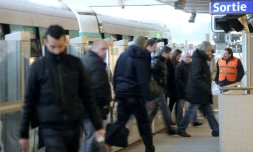 Des passagers dans le métro le 7 décembre 2010 à Paris