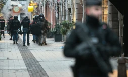 Des membres de la BRI patrouillent dans le centre de Strasbourg, le 12 décembre 2018