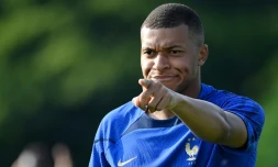 Le footballeur Kylian Mbappe lors d'un entraînement pour les matches de qualifications à l'Euro 2024, le 16 juin 2024 à Clairefontaine-en-Yvelines (France)