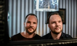 Les jumeaux Franck (d) et Eric Dufourmantelle, le 20 avril 2018 Ă Paris