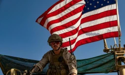 Un soldat américain patrouille dans le village d'al-Qahtaniyah en Syrie, le 31 octobre 2019