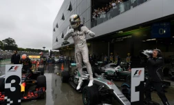 Le pilote Mercedes-AMG Lewis Hamilton, vainqueur du GP du Brésil à Interlagos, le 13 novembre 2016 à Sao Paulo