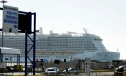 Le navire de croisière Costa Smeralda dans le port de Civitavecchia, à 70 km au nord de Rome, le 30 janvier 2020 en Italie