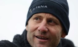 Le navigateur français Charles Caudrelier arrivé de son Tour du monde en trimarant en solitaire le 27 février 2024 à Brest