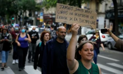 Manifestation à Paris le 14 juillet 2021 au lendemain des annonces d'Emmanuel Macron sur le pass sanitaire et la vaccination