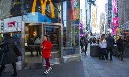 Une enseigne de la chaĂźne de fast-food McDonald's le 4 novembre 2019 Ă New York