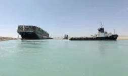 Photo fournie par l'Autorité du canal de Suez montrant l'Ever Given aprÚs sa remise à flot, le 29 mars 2021