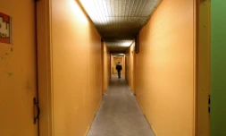 Un immigré en situation irrégulière dans un centre de rétention, le 31 janvier 2014 à Marseille