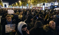 Des policiers français manifestent à Paris le 20 octobre 2016