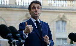 Le président Emmanuel Macron, dans la cour de l'Elysée, le 9 mars 2022