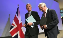 Le négociateur en chef européen pour le Brexit Michel Barnier et David Davis, ministre britannique chargé du Brexit, à Bruxelles le 19 juin 2017.