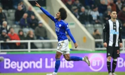 Hamza Choudhury exulte après avoir inscrit le 3e but de Leicester City en déplacement à Newcastle, le 1er janvier 2020