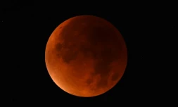 La lune rouge photographiée depuis Essen, dans l'ouest de l'Allemagne, le 28 septembre 2015