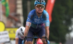 Le coureur australien Simon Clarke, vainqueur de la 5e étape du Tour de France entre Lille et Arenberg Porte du Hainaut le 6 juillet 2022