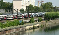 La Seine à Choisy-le-Roi le 14 août 2025, le lendemain de la découverte de quatre corps dans le fleuve