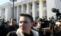 La députée ukrainienne Nadia Savtchenko devant le Parlement à Kiev, le 22 mars 2018