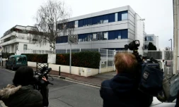 Des journalistes devant le siège du Front national à Nanterre le 20 février 2017