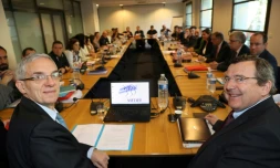 Alexandre Saubot (UIMM) et Michel Guilbaud (MEDEF) aux négociations sur l'assurance chômage le 28 mars 2017 à Paris