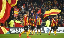 Les joueurs lensois se congratulent après une victoire contre Troyes, en Coupe de France, le 7 février 2018 à Bollaert