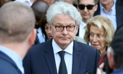 L'ancien commissaire européen Thierry Breton assiste à l'enterrement du journaliste français Philippe Labro à Paris le 13 juin 2025