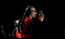 Le rappeur Snoop Dogg anime l'exhibition Tyson-Jones Jr au Staples Center de Los Angeles, le 28 novembre 2020