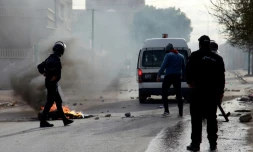 Nouveaux heurts en Tunisie après l'acte de "désespoir" d'un journaliste