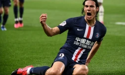 L'attaquant du PSG Edinson Cavani exulte après avoir inscrit son 200e but avec Paris, contre Bordeaux, le 23 février 2020 au Parc des Princes