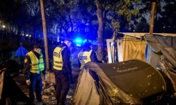 La police procÚde à l'évacuation de tentes le 7 novembre 2019 dans le nord-est de Paris