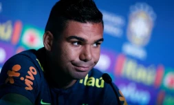 Le milieu de terrain du Brésil Casemiro en conférence de presse à Sotchi le 29 juin 2018 lors du Mondial