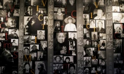 Photo prise le 1er février 2017 à Shanghaï de "femmes de réconfort", sur le mur d'un musée de la métropole chinoise