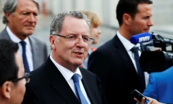 Le ministre de la Cohésion territoriale Richard Ferrand, répondant aux questions de journalistes à Deauville, dans le Calvados, le 29 mai 2017