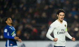L'attaquant du PSG Edinson Cavani vient d'égaliser sur penalty sur le terrain de Strasbourg, le 5 décembre 2018