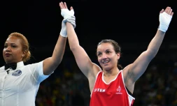 La boxeuse Sarah Ourahmoune aprÚs son succÚs sur la Kazakhe Zhaina Shekerbekova en quart de finale de - 51 kg, aux JO de Rio le 16 août 2016