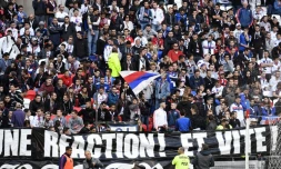 Banderole de supporteurs de Lyon mécontents déployée lors du match contre Guingamp, le 22 octobre 2016 au Parc OL