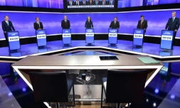 Les sept candidats à la primaire de la droite lors du troisième débat télévisé, le 17 novembre 2016 à Paris