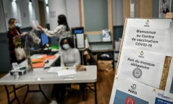 Dans un centre de vaccination contre le Covid-19 Ă Paris, le 27 novembre 2021