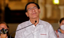 Martin Vizcarra, tout juste destitué de ses fonctions de président de la République du Pérou, prononce un discours à Lima, le 10 novembre 2020