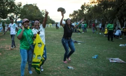 Des soutiens de Cyril Ramaphosa, nouveau président de l'ANC, célèbrent son élection à Johannesburg, le 18 décembre 2017
